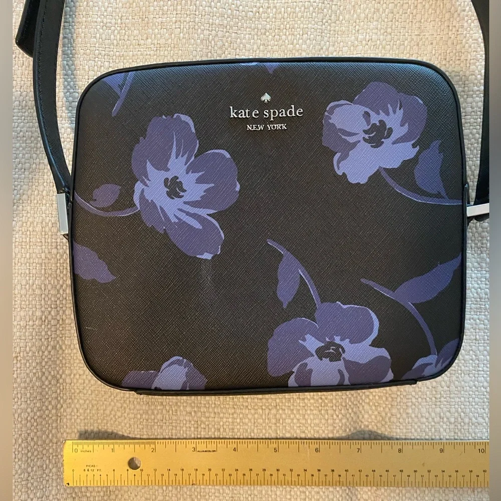 Kate Spade New York EUC
NEWBURY LANE CAMMIE CROSSBODY - Picture 14 of 15